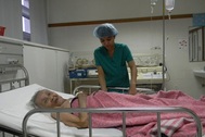Cứu sống cụ bà 100 tuổi bị ung thư đại tràng