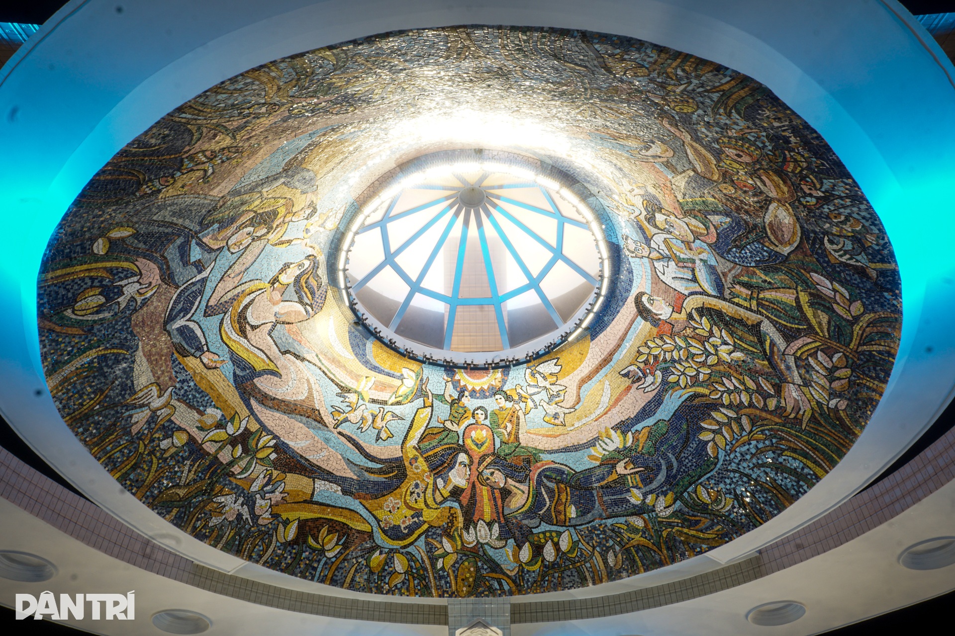 Sàn nhạc nước ngập âm thanh, ánh sáng bên bờ sông Hàn Đà Nẵng - 8 Sàn nhạc nước ngập âm thanh, ánh sáng bên bờ sông Hàn Đà Nẵng - 8