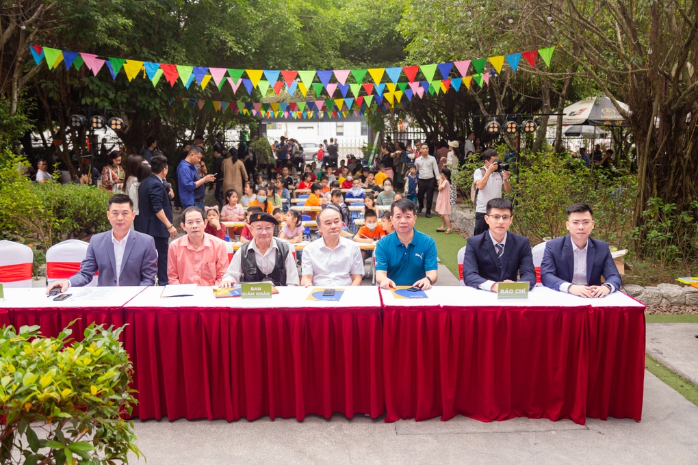 Hơn 400 tài năng nhí thi vẽ tranh Sắc màu thiên nhiên - 3 Hơn 400 tài năng nhí thi vẽ tranh Sắc màu thiên nhiên - 3