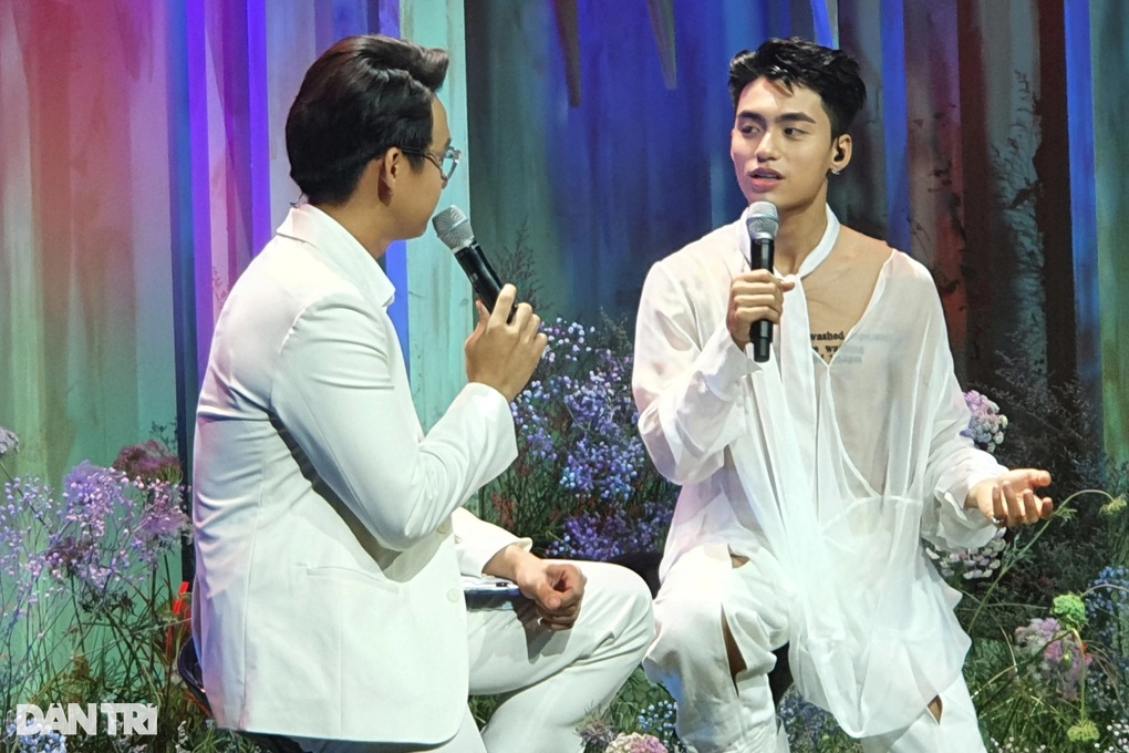 Sơn Tùng nói gì mà khiến em trai bật khóc ngay lần đầu chào sân showbiz? - 1 Sơn Tùng nói gì mà khiến em trai bật khóc ngay lần đầu chào sân showbiz? - 1