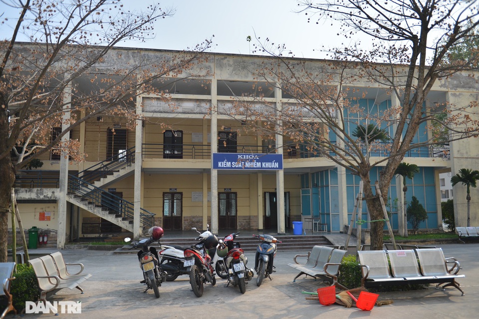 Sinh viên chi viện tâm dịch: Không dám uống nước trước giờ vào ca - 3 Sinh viên chi viện tâm dịch: Không dám uống nước trước giờ vào ca - 3
