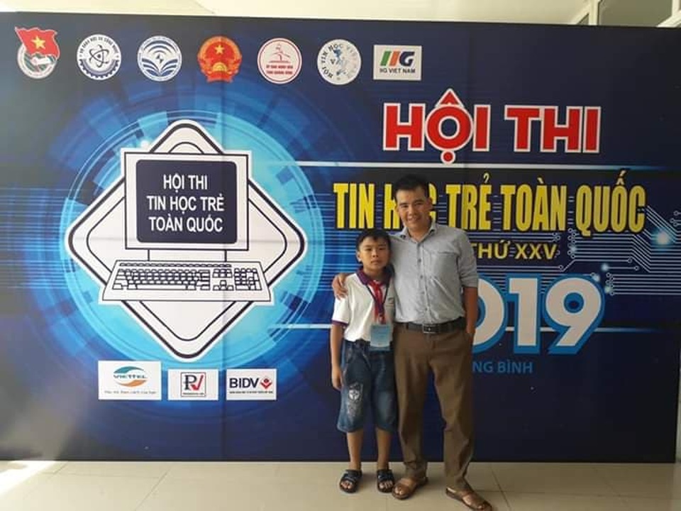 Người thắp lửa đam mê Tin học cho học sinh trường làng - 2 Người thắp lửa đam mê Tin học cho học sinh trường làng - 2