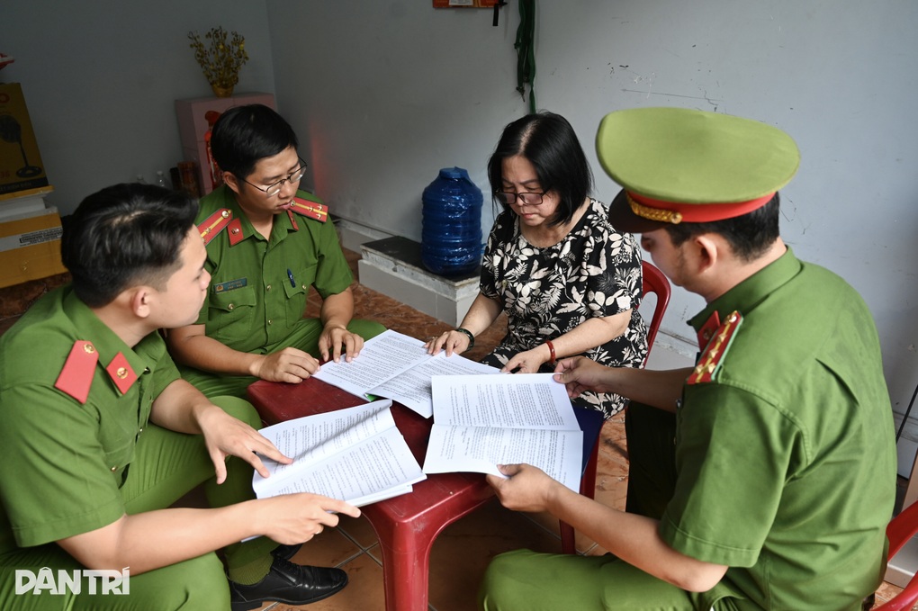 Chủ khách sạn TPHCM có thể bị phạt đến 10 triệu nếu không khai báo lưu trú - 1