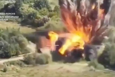 Ukraine phá 2 cây cầu huyết mạch của Nga bằng thuốc nổ của Moscow