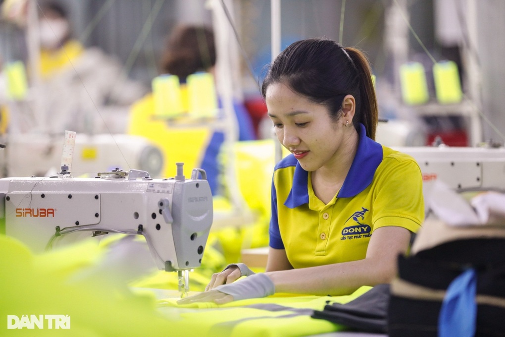 Sau tăng lương, thu nhập bình quân người lao động tăng hơn 500.000 đồng - 1 Sau tăng lương, thu nhập bình quân người lao động tăng hơn 500.000 đồng - 1