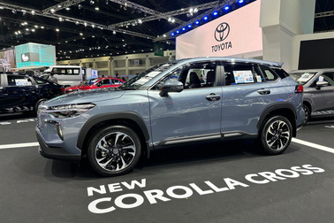 "Soi" Toyota Corolla Cross 2024 sắp về Việt Nam, liệu có làm nên chuyện?