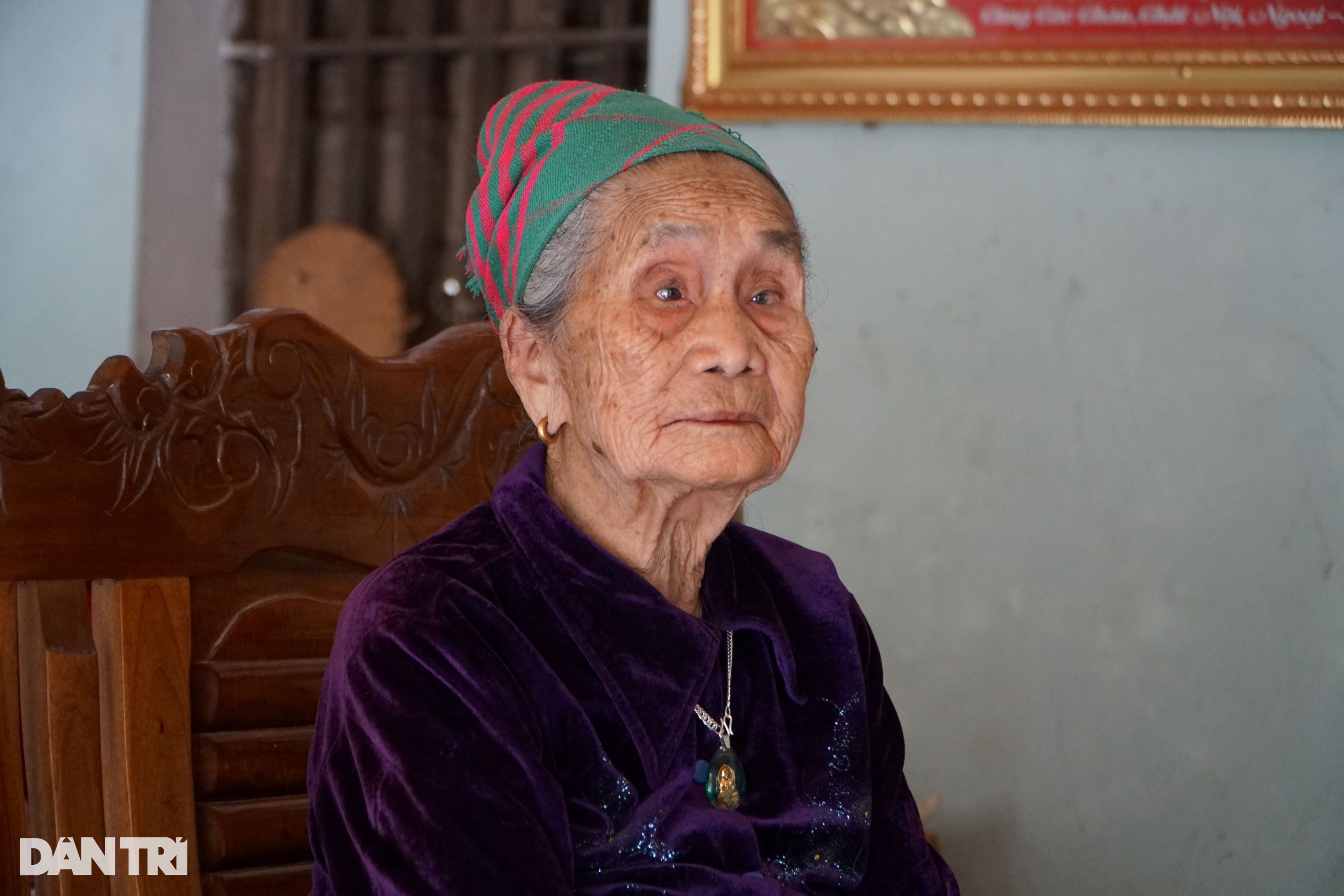 Người mẹ 104 tuổi và hai mảnh ký ức dưới một mái nhà - 2 Người mẹ 104 tuổi và hai mảnh ký ức dưới một mái nhà - 2