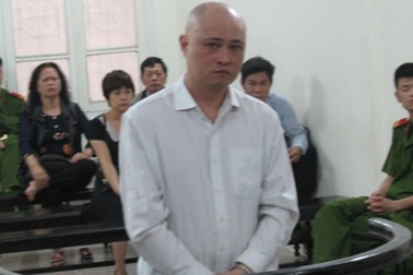 Can thiệp quá đà vào chuyện hàng xóm, cựu tiếp viên hàng không bị phạt tù