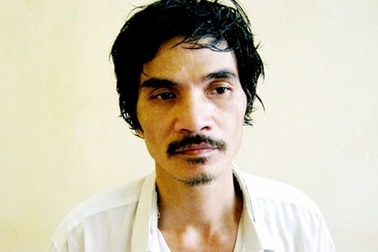 Bắt khẩn cấp người chồng tra tấn vợ dã man vì ghen tuông