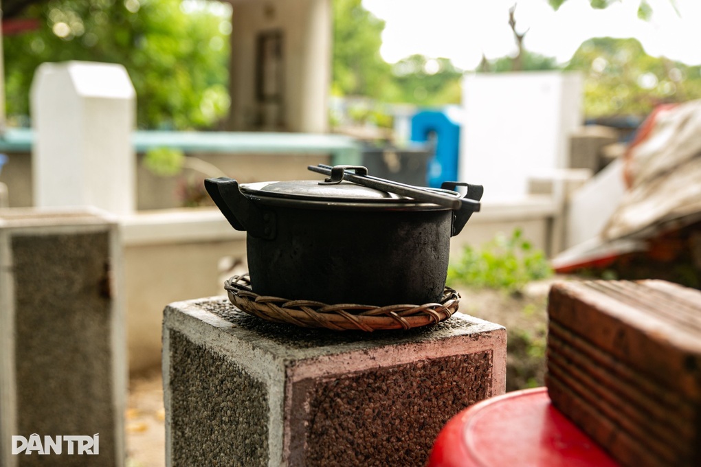 Những hộ dân cuối cùng ở nghĩa trang lớn nhất TPHCM trước quy hoạch - 5 Những hộ dân cuối cùng ở nghĩa trang lớn nhất TPHCM trước quy hoạch - 5
