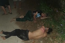 Dân vây đánh "nhừ tử" 3 đối tượng trộm chó