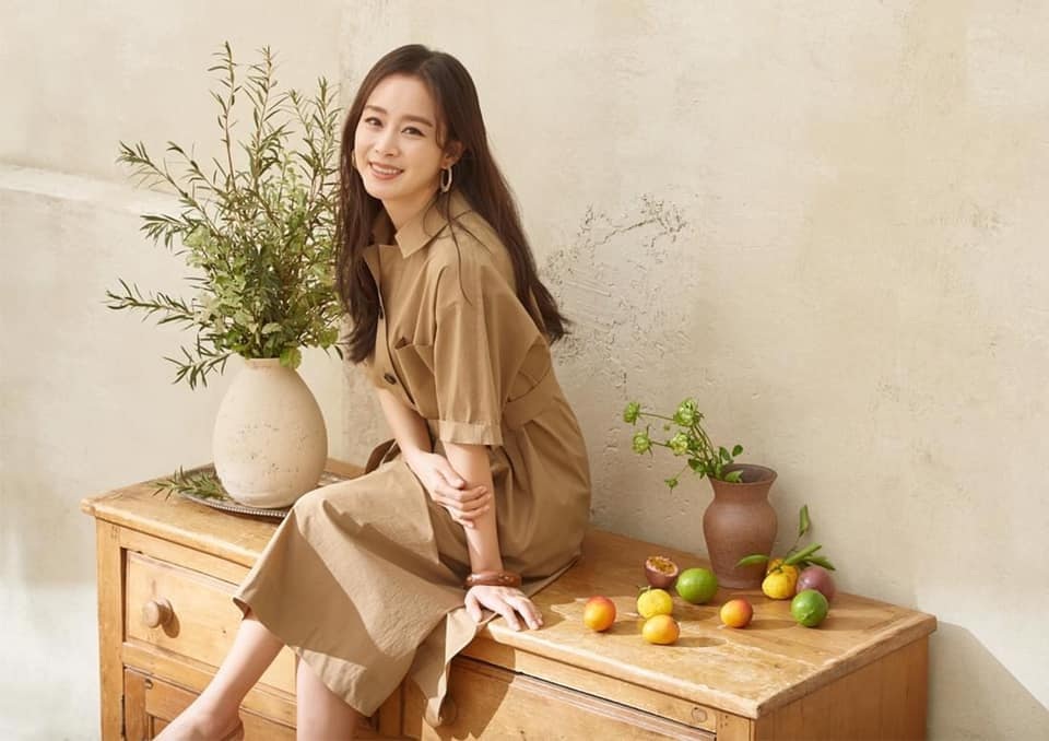 Cuộc lột xác ấn tượng của Kim Tae Hee trong “Hi Bye Mama” - 5 Cuộc lột xác ấn tượng của Kim Tae Hee trong “Hi Bye Mama” - 5