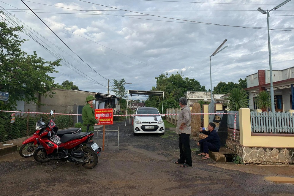 Đắk Lắk: Liên tiếp nhiều F1 của nhân viên nhà xe dương tính SARS-CoV-2 - 3 Đắk Lắk: Liên tiếp nhiều F1 của nhân viên nhà xe dương tính SARS-CoV-2 - 3