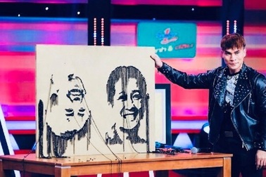 Độc đáo chàng trai trẻ “vẽ” tranh bằng xích, ốc vít