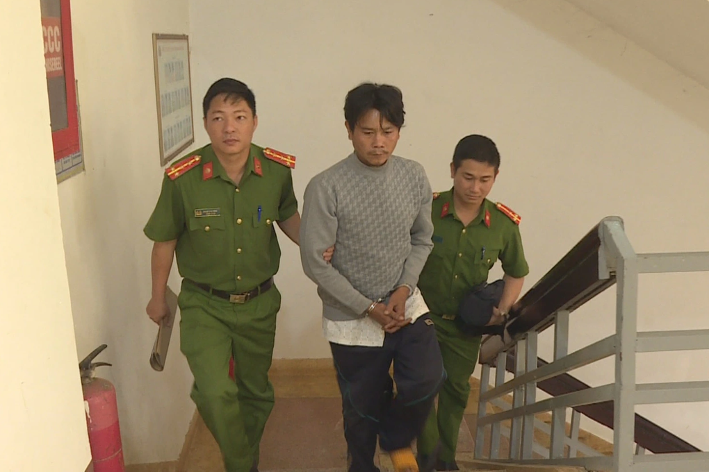 Mâu thuẫn đánh bài ăn bia, một người bị đâm chết - 1 Mâu thuẫn đánh bài ăn bia, một người bị đâm chết - 1