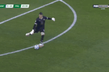 Báo Indonesia phản ứng khi thủ môn nhập tịch mắc sai lầm như bán độ ở Italy