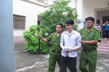 Không cướp nhẫn kim cương, “phi công” trẻ vẫn bị tội cướp