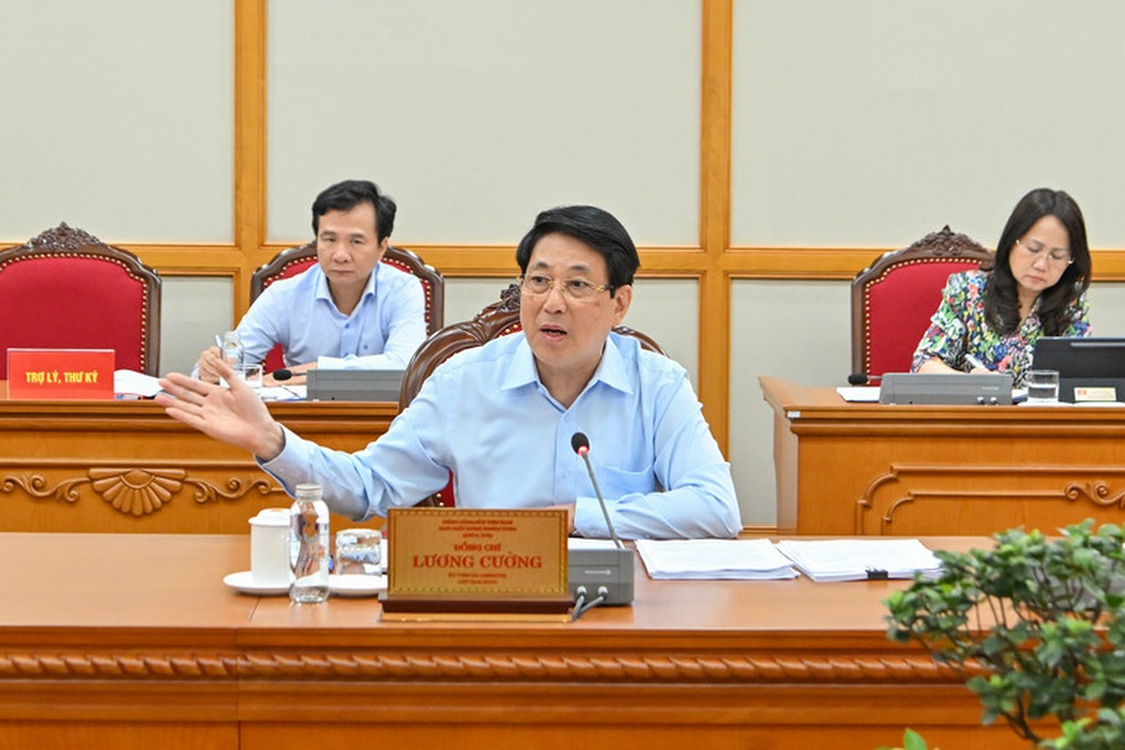 Bộ Chính trị cho ý kiến phương án nhân sự khóa mới của 6 tỉnh - 1 Bộ Chính trị cho ý kiến phương án nhân sự khóa mới của 6 tỉnh - 1