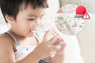 Trẻ em cần uống nước như thế nào để khỏe mạnh?