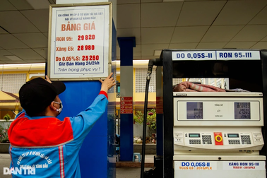 Cách nào để giảm giá xăng tăng "sốc"?