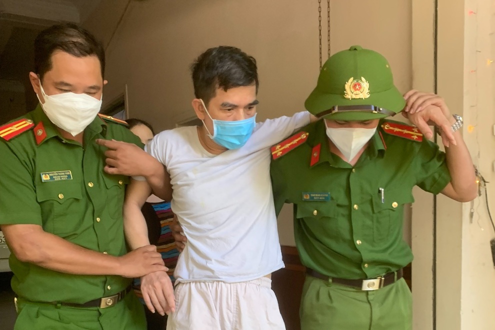 Lái ô tô ra đường, nam thanh niên đối diện mức phạt 42 triệu đồng - 3 Lái ô tô ra đường, nam thanh niên đối diện mức phạt 42 triệu đồng - 3