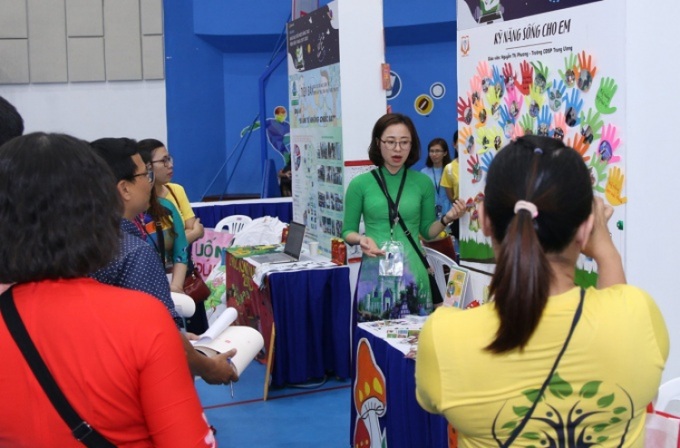 Cô Nguyễn Thị Phương, giảng viên khoa Công nghệ Thông tin - Giáo dục nghề nghiệp, là trưởng nhóm Dự án Kidskills. Anh: An Nhiên