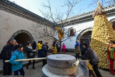 Cuộc sống dưới lòng đất tại ngôi làng cổ 4.000 năm ở Trung Quốc