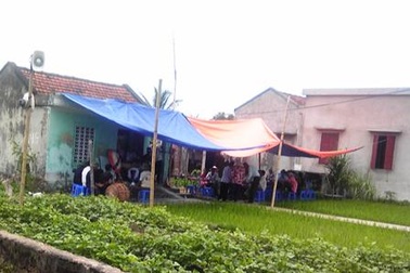 Cái chết của một gia đình gây chấn động vùng quê nghèo  