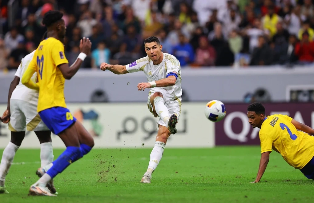 Ronaldo lập cú đúp, tỏa sáng rực rỡ trong ngày Al Nassr chiến thắng - 1