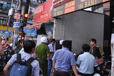 "Đột kích" tiệm vàng, thu hơn 500 lượng vàng nghi “lậu” 