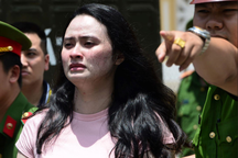 Hot girl Ngọc Miu nghĩ “túi chứa ma túy là... túi tiền”!