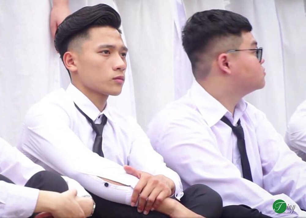 Nam sinh sở hữu cơ bụng 8 múi, gương mặt chuẩn soái ca - 9