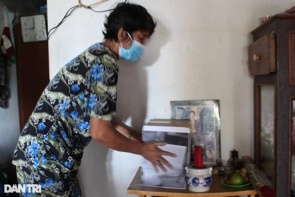 Bà mẹ miền Tây nhận tro cốt: Cuối cùng con nó cũng về nhà nhưng đau quá! - 8 Bà mẹ miền Tây nhận tro cốt: Cuối cùng con nó cũng về nhà nhưng đau quá! - 8