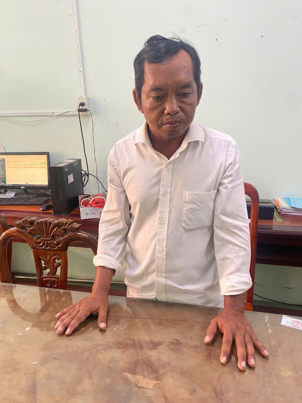 Chém hàng xóm trọng thương vì nghi có quan hệ tình cảm với vợ cũ - 1