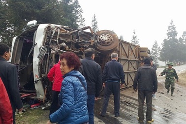 Xe khách bị tai nạn tại Lào Cai chở 41 hành khách Trung Quốc