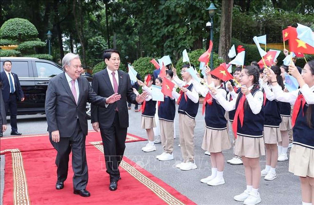 President Luong Cuong welcomes the United Nations Secretary-General at the Presidential Palace - 2 Chủ tịch nước Lương Cường đón Tổng Thư ký Liên hợp quốc tại Phủ Chủ tịch - 2