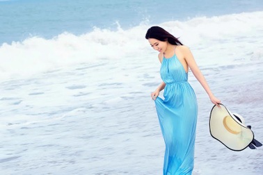 Lê Ngọc Thanh gợi cảm trên biển