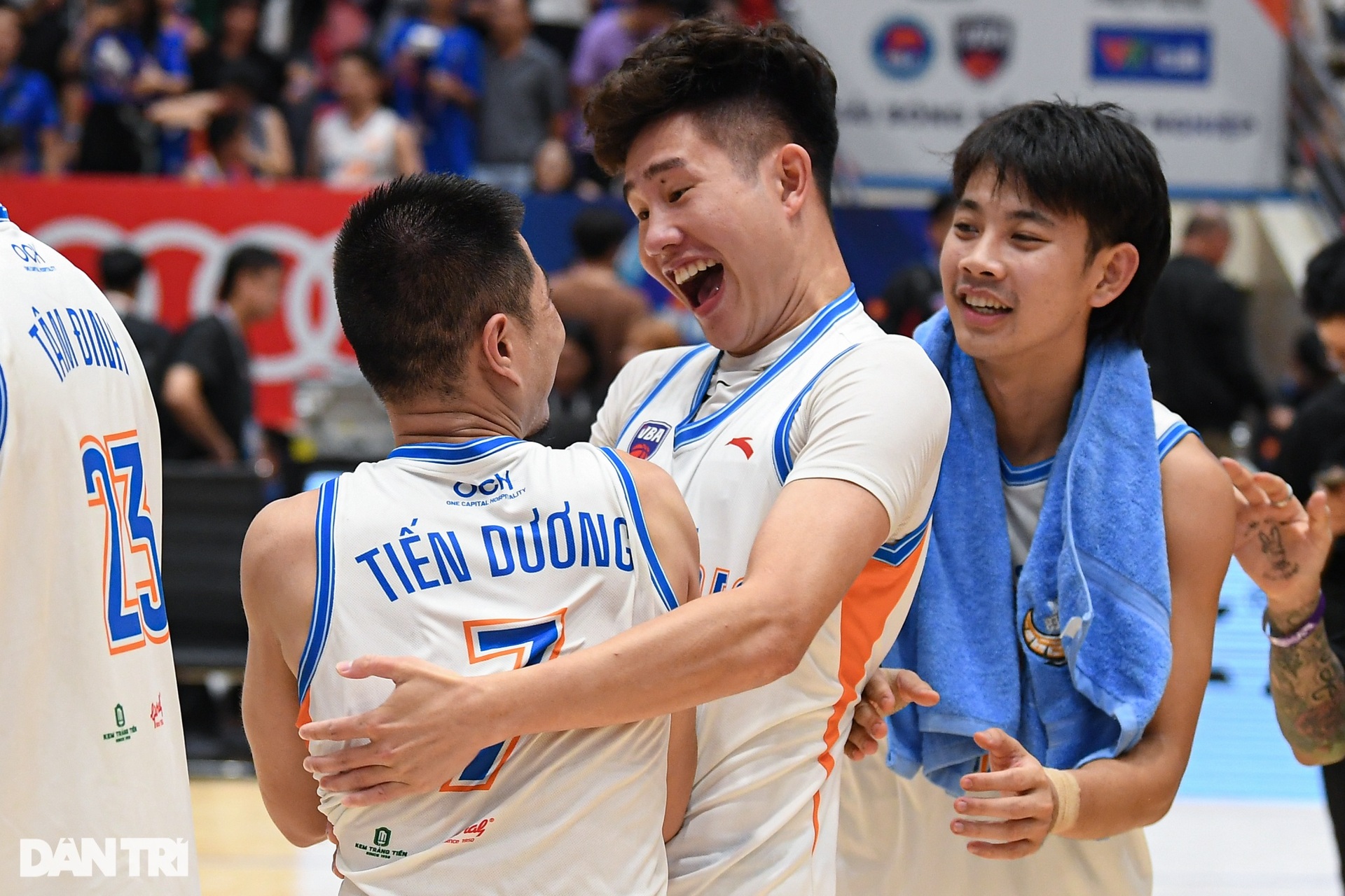 Ngoại binh rực cháy, Hanoi Buffaloes đánh bại Thang Long Warriors - 17 Ngoại binh rực cháy, Hanoi Buffaloes đánh bại Thang Long Warriors - 17