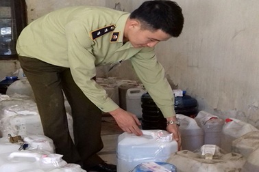 Kiểm tra 20 cơ sở sản xuất, kinh doanh rượu, phát hiện 19 vụ vi phạm