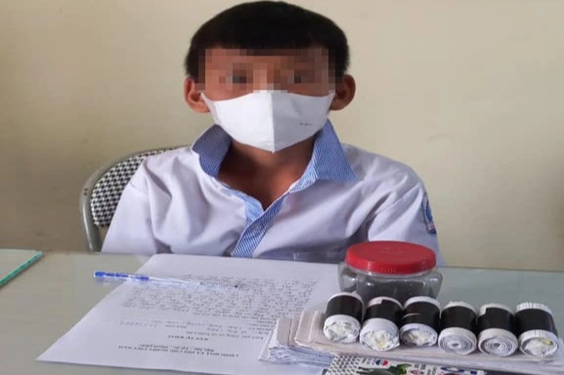 Gần Tết, nguy cơ trẻ em tự chế pháo nổ có xu hướng gia tăng - 5 Gần Tết, nguy cơ trẻ em tự chế pháo nổ có xu hướng gia tăng - 5