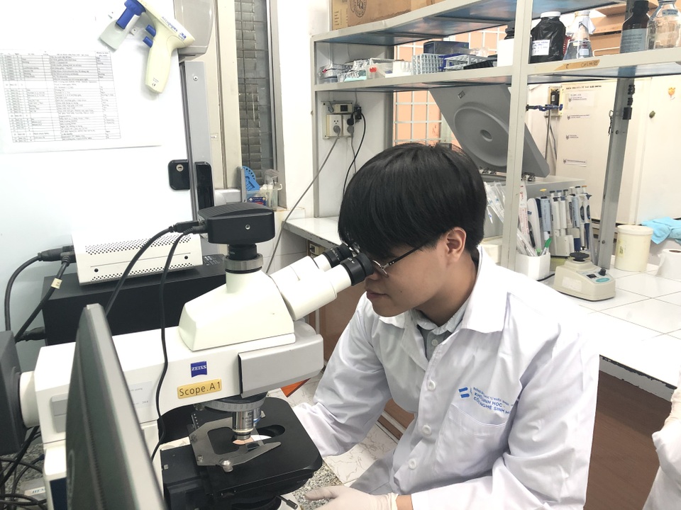 Sinh viên nghiên cứu công nghệ protein xét nghiệm nhanh Covid-19 - 2 Sinh viên nghiên cứu công nghệ protein xét nghiệm nhanh Covid-19 - 2