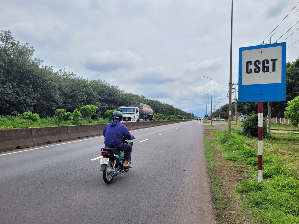 Tài xế riêng của cựu Trưởng trạm CSGT Suối Tre móc nối làm cò hối lộ - 1 Tài xế riêng của cựu Trưởng trạm CSGT Suối Tre móc nối làm cò hối lộ - 1