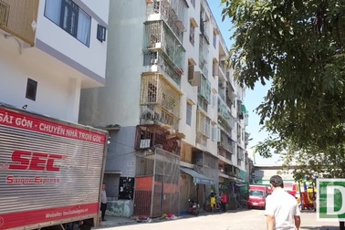 Cận cảnh chung cư dọa sập khiến 38 hộ dân phải “tháo chạy” ngay cận Tết