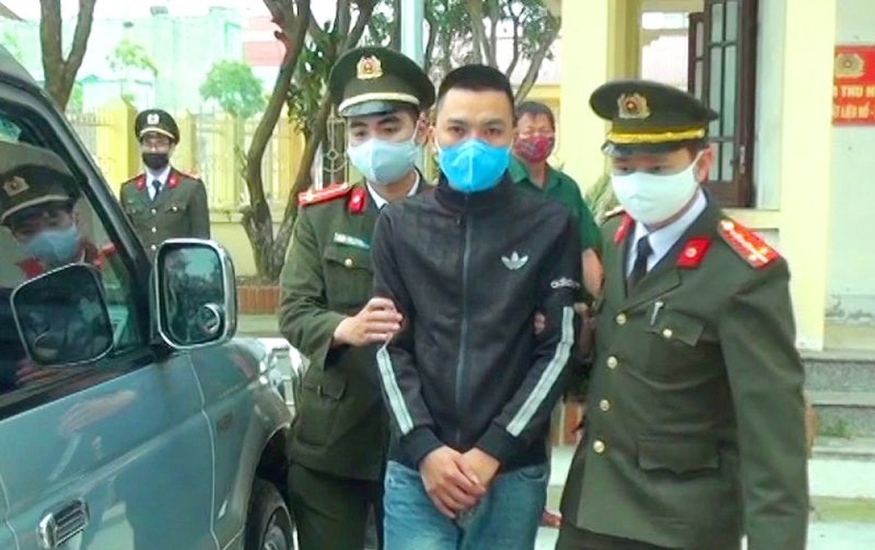 Mang súng trong người, gặp công an vứt xuống ruộng - 1 Mang súng trong người, gặp công an vứt xuống ruộng - 1