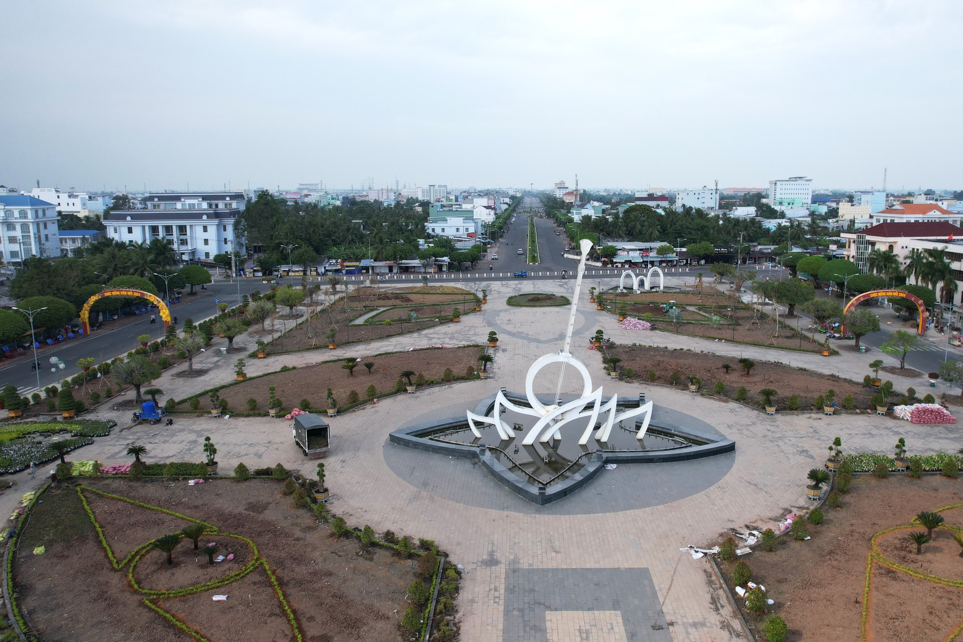 Toàn cảnh tuyến đường lớn được giải phóng sau 2 thập kỷ bị nghẽn - 2 Toàn cảnh tuyến đường lớn được giải phóng sau 2 thập kỷ bị nghẽn - 2