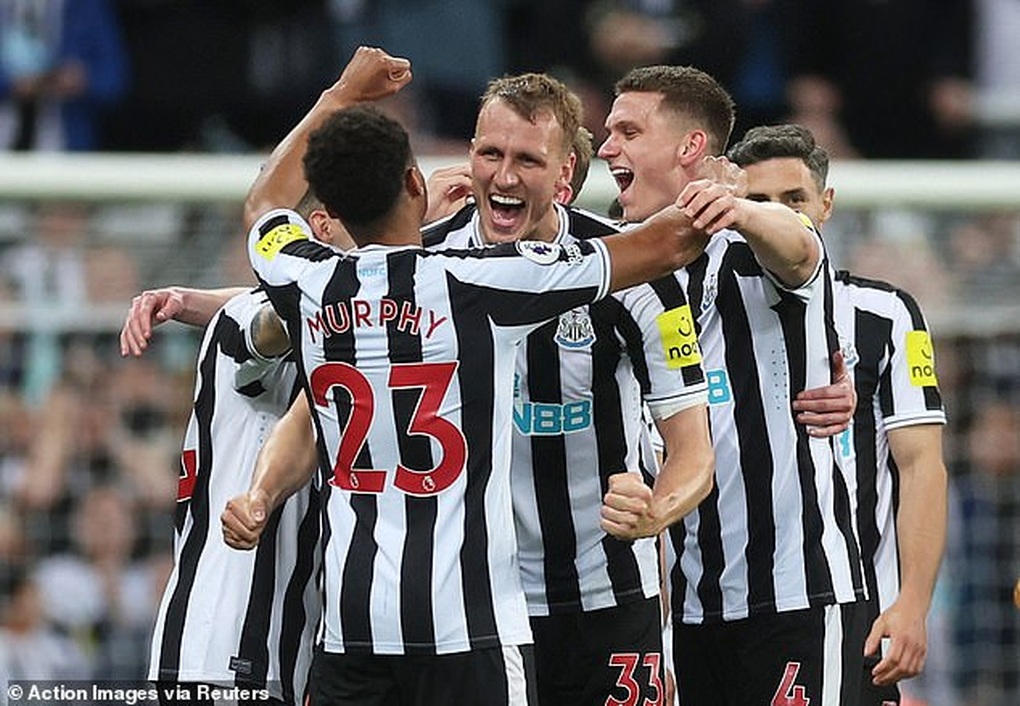 Newcastle xuất sắc giành vé dự Champions League sau 20 năm - 1 Newcastle xuất sắc giành vé dự Champions League sau 20 năm - 1