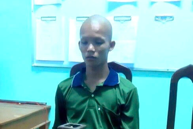 Trộm tiền đám tang rồi cạo đầu giả danh tu sĩ vào chùa trốn nã