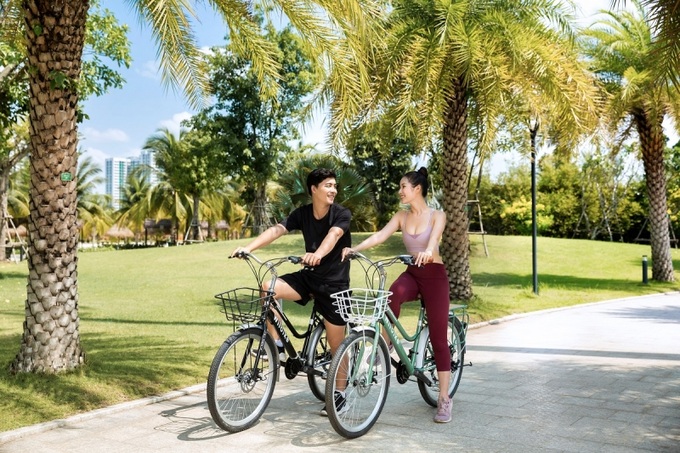 Thay vì khóa mình trong những căn nhà ống trung tâm chật chội, không ít bạn trẻ Tp. HCM chọn “chuyển khẩu” về Vinhomes Grand Park để vừa an cư, vừa lập nghiệp.