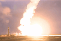 Video phiên bản “rồng lửa” S-300 Nga chuyển cho Syria ồ ạt khai hỏa trong diễn tập