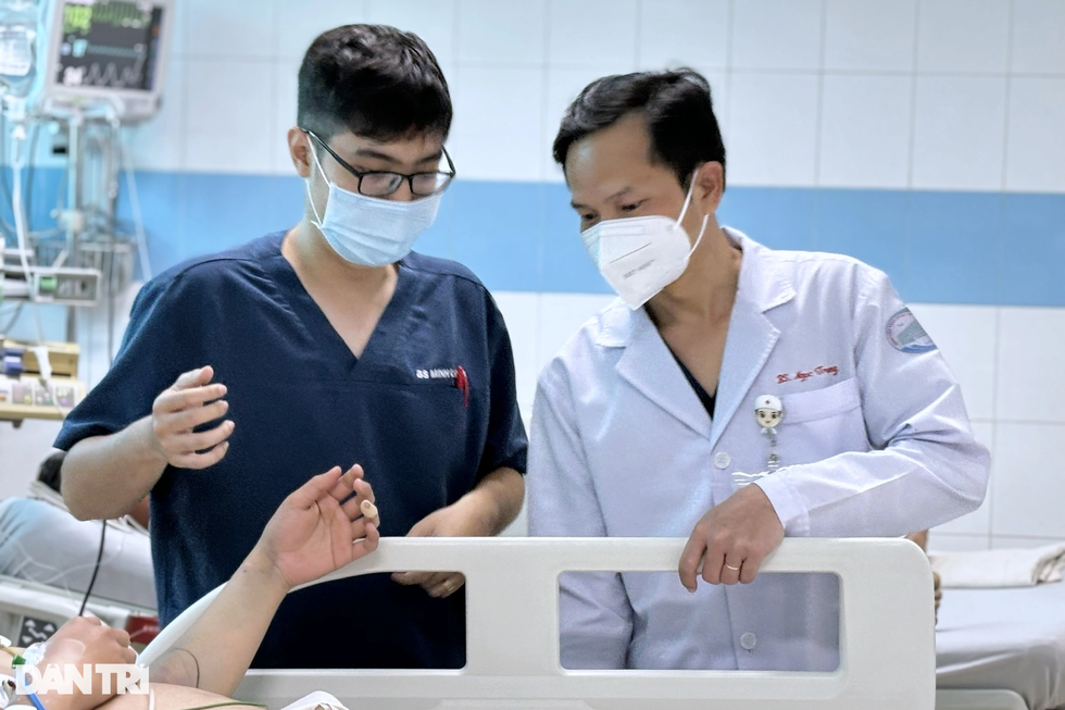 Từ cậu bé suýt chết vì lang vườn thành cứu tinh của bệnh nhân nguy kịch - 11 Từ cậu bé suýt chết vì lang vườn thành cứu tinh của bệnh nhân nguy kịch - 11